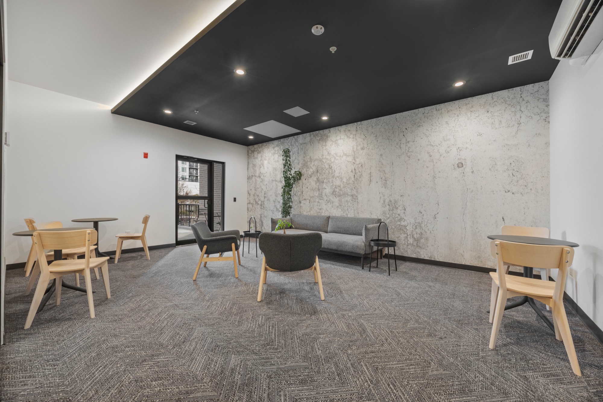 610-660 Cawston Avenue photo 27